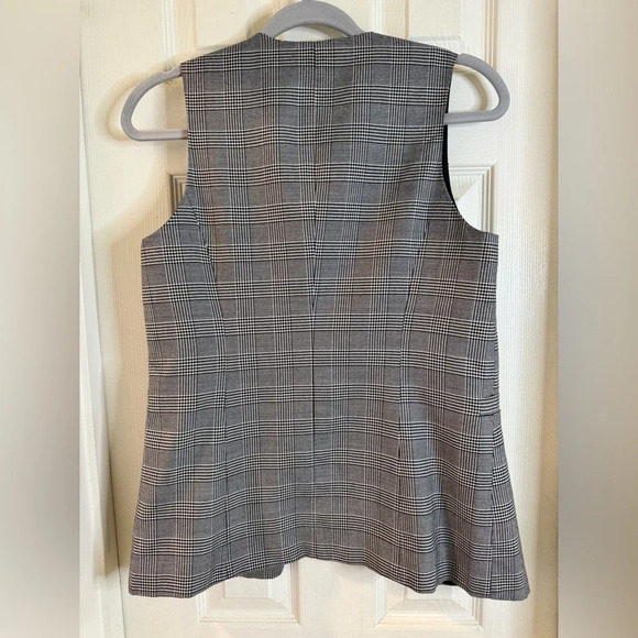 Sincerely Jules Gray and Black Tailored Vest - Picture 6 of 8
